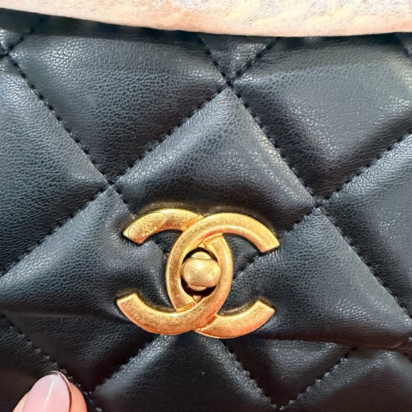 Purple & Black Rhinestone Halo Quilted Beaute
Shoulder Bag NIB - Picture 5 of 15